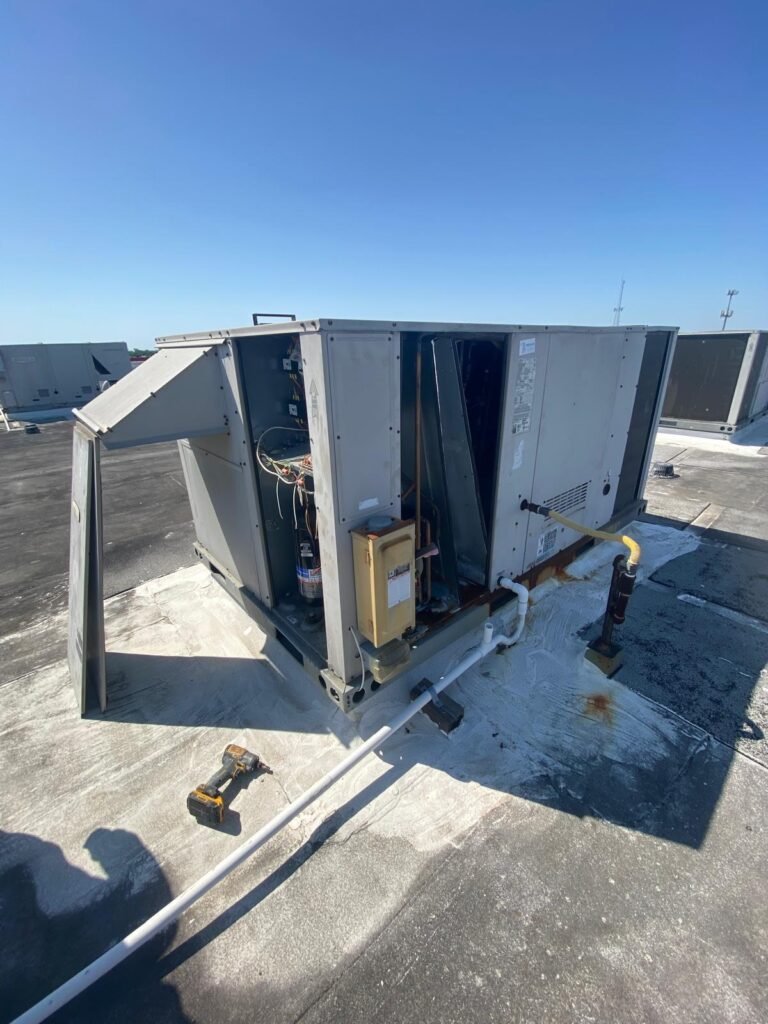 alt text Rooftop HVAC unit in Houston TX providing reliable air conditioning services